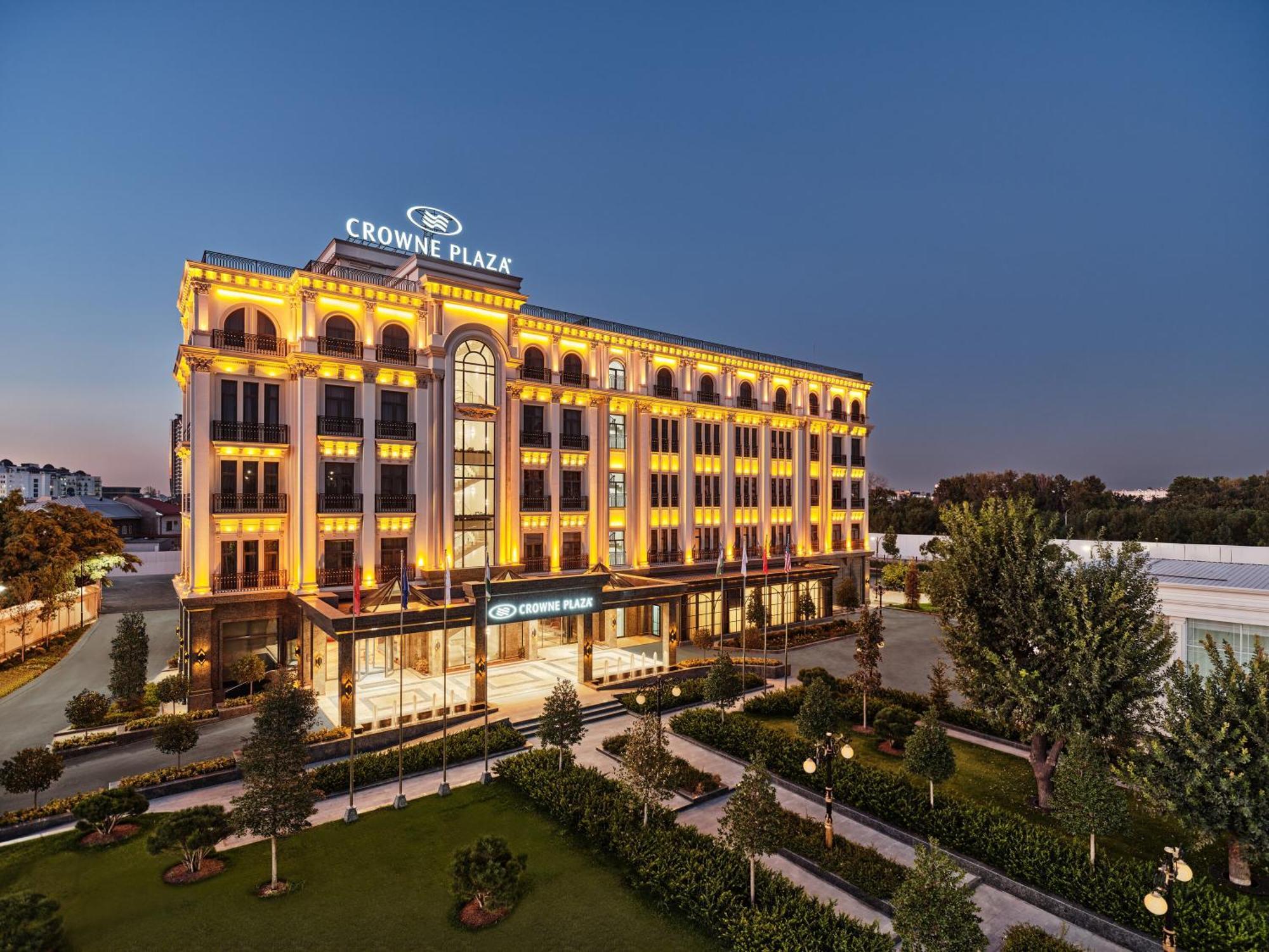 Crowne Plaza Tashkent, An Ihg Hotel Buitenkant foto